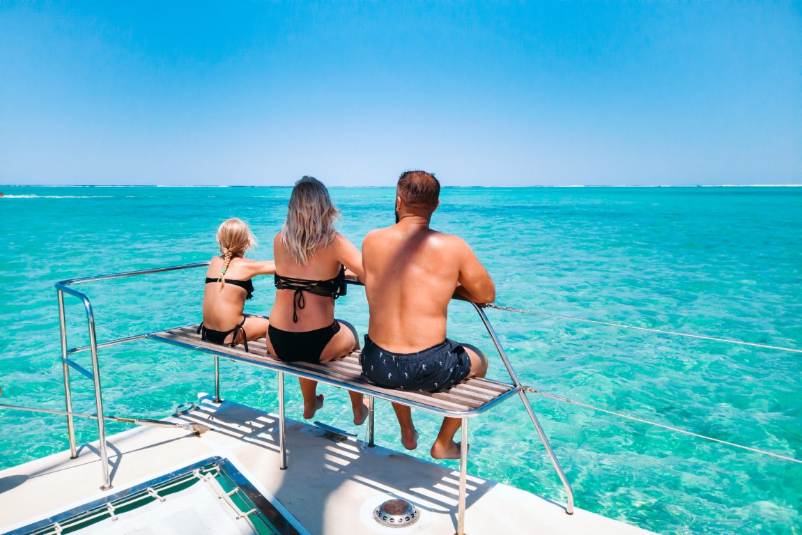 boat trip in hurghada with kids on the red sea
