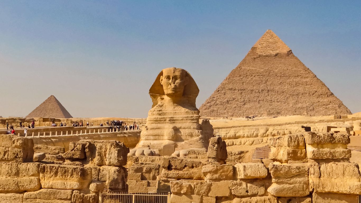 Private Kairo Tour ab Hurghada mit Ägyptologe bei den Pyramiden
