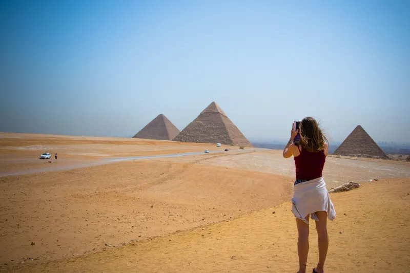 Privater Tagesausflug nach Kairo ab Hurghada | Pyramiden, Sphinx & GEM Photo 1